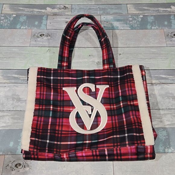 Victoria's Secret Flannel Blanket Tote Bag - Picture 1 of 4